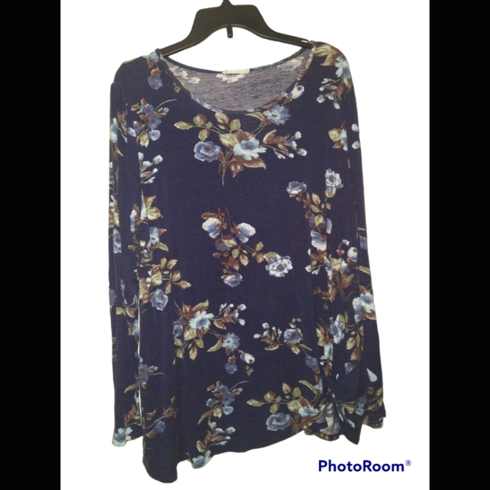 3x First Look heather navy top